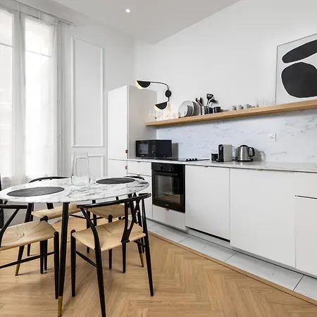 Newly Renovated With Balcony, Ac, Fiber Internet Lägenhet