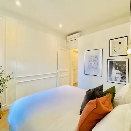 Newly Renovated With Balcony, Ac, Fiber Internet Apartment