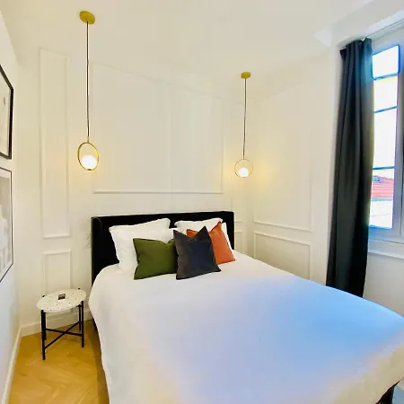 Apartment Newly Renovated With Balcony, Ac, Fiber Internet