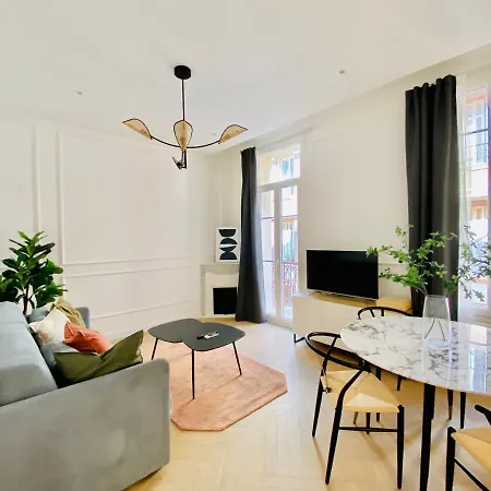 Newly Renovated With Balcony, Ac, Fiber Internet Monte Carlo