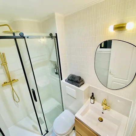 Newly Renovated With Balcony, Ac, Fiber Internet *