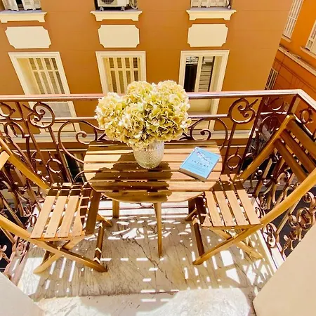 Newly Renovated With Balcony, Ac, Fiber Internet Monte Carlo