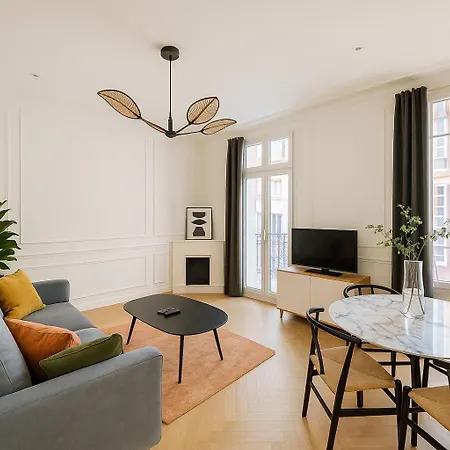 Apartman Newly Renovated With Balcony, Ac, Fiber Internet