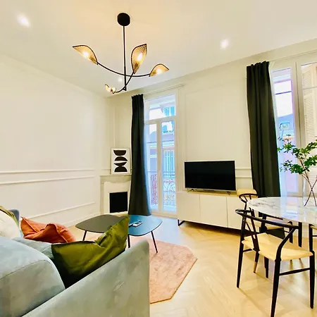 Newly Renovated With Balcony, Ac, Fiber Internet Apartman *