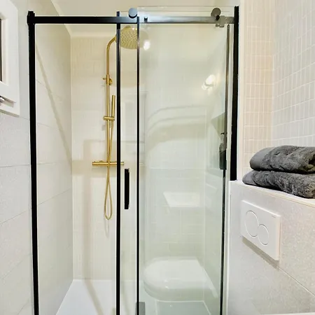 Newly Renovated With Balcony, Ac, Fiber Internet * Monte-Carlo