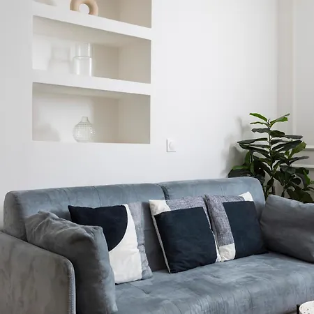 Newly Renovated With Balcony, Ac, Fiber Internet *