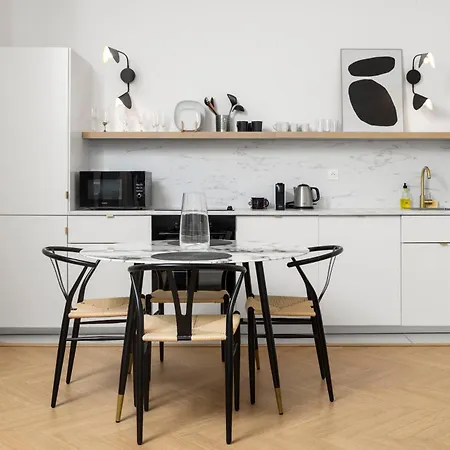 Newly Renovated With Balcony, Ac, Fiber Internet * モンテ・カルロ