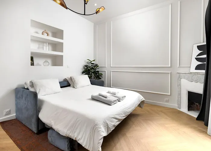 Newly Renovated With Balcony, Ac, Fiber Internet Apartamento Mónaco