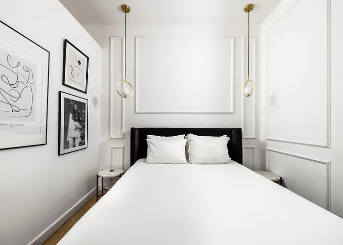 Newly Renovated With Balcony, Ac, Fiber Internet